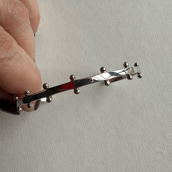 Modern silver cuff bangle. - Picture 2 of 7